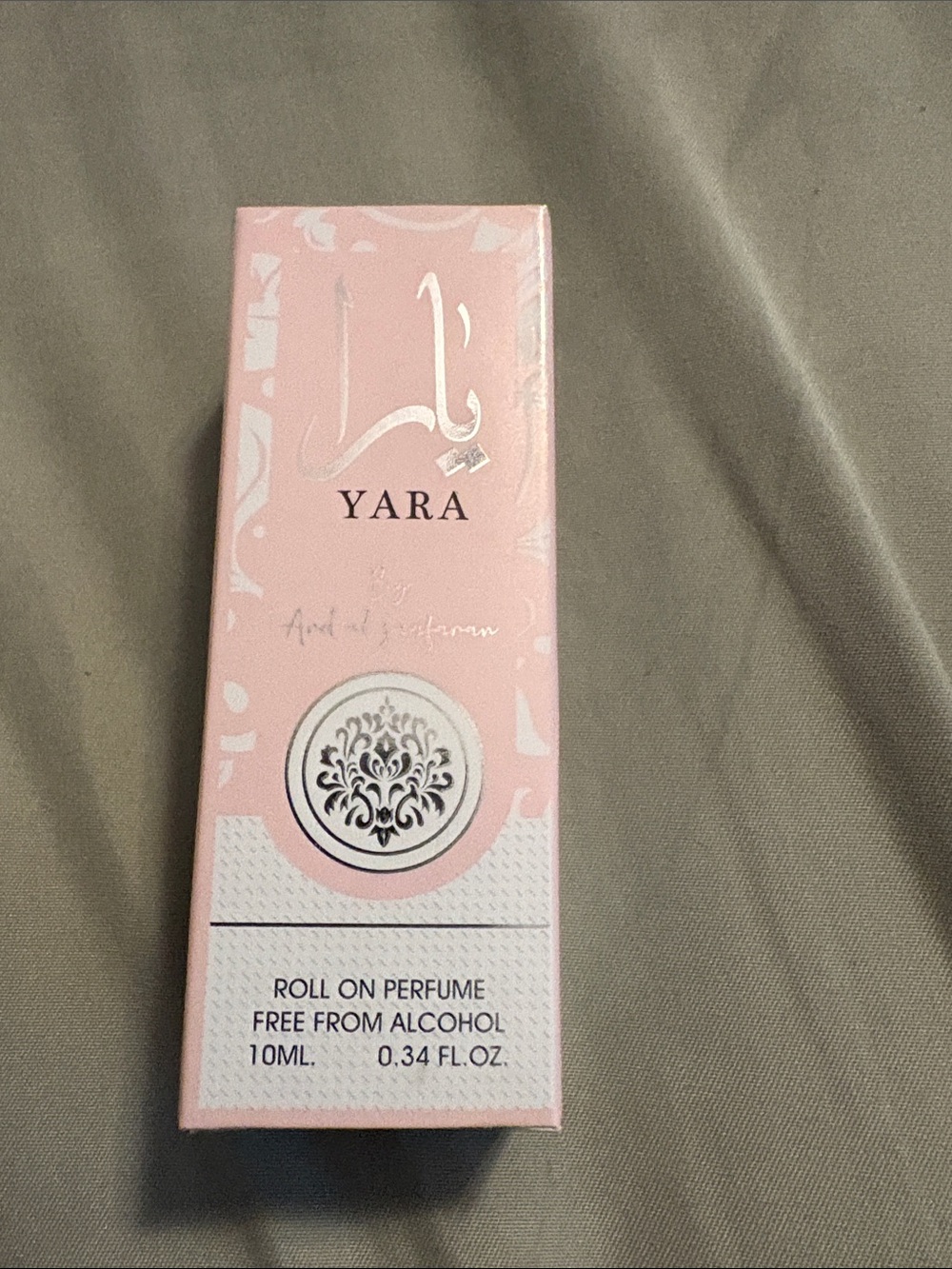 Ara Yara Pink Roll-On Perfume - Pink